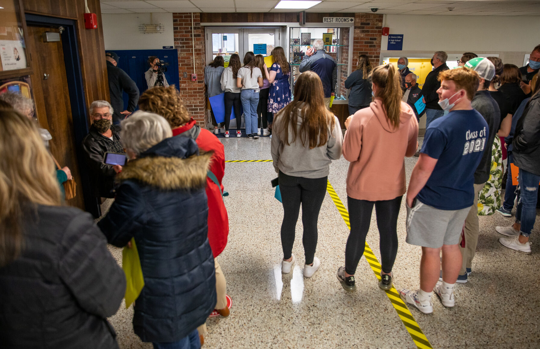 Thousand Islands layoff plans protested Urgent plea to ‘save our teachers’